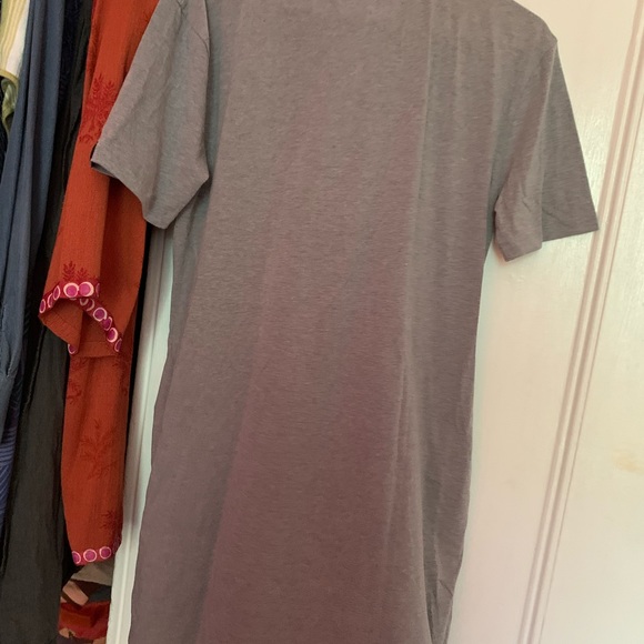 Under Armour ‘Kenyon College’ dress/nightgown - Picture 3 of 5